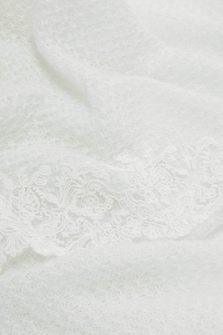 Stole with rebrode lace