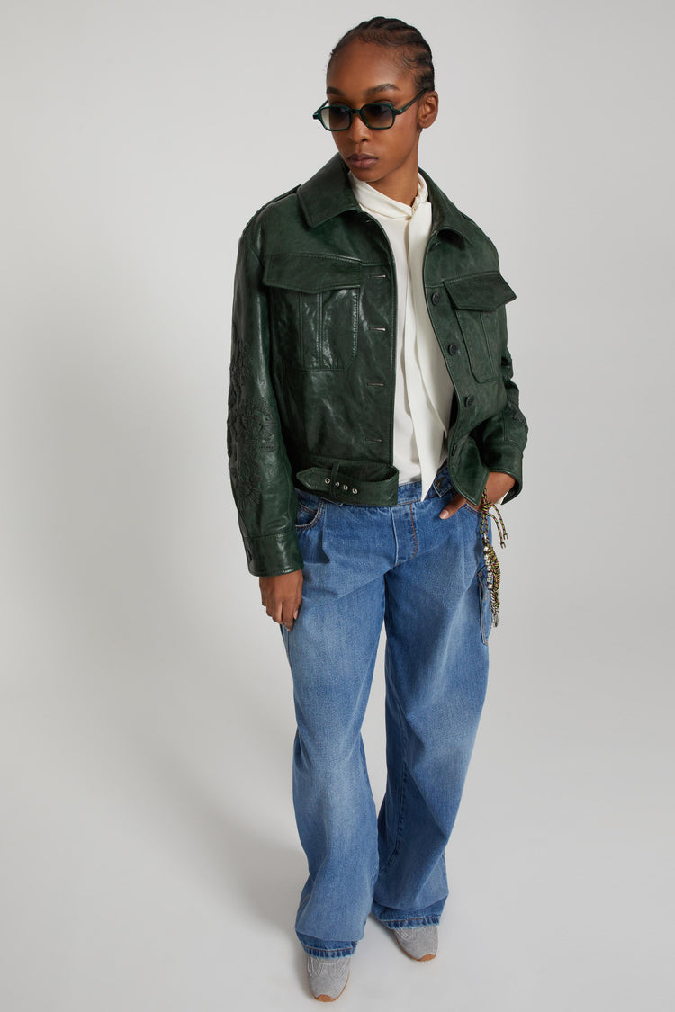 Chemisier en pure soie avec nœuds décoratifs