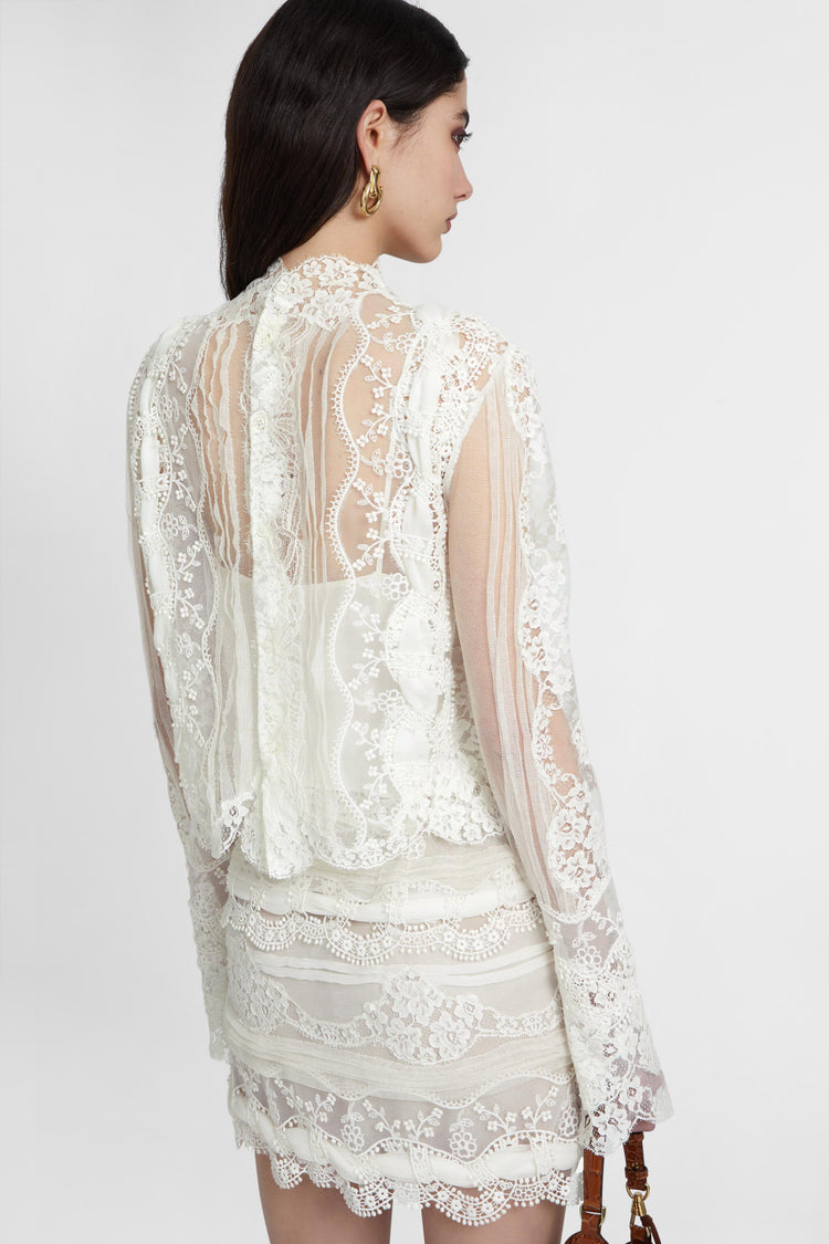 Chemise en pure soie avec broderie en dentelle
