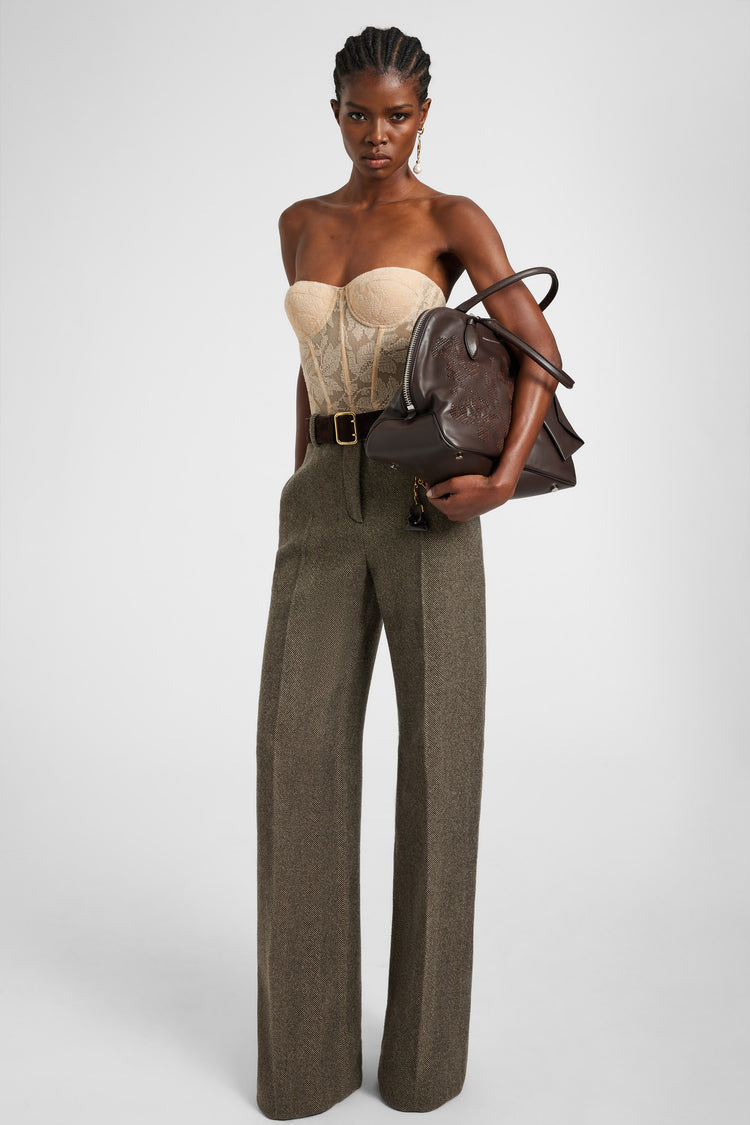 Lace corset-body with boning and structured cups