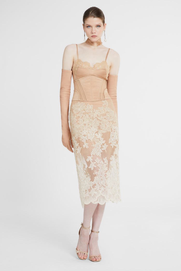 Sheath skirt in tulle and fine floral lace