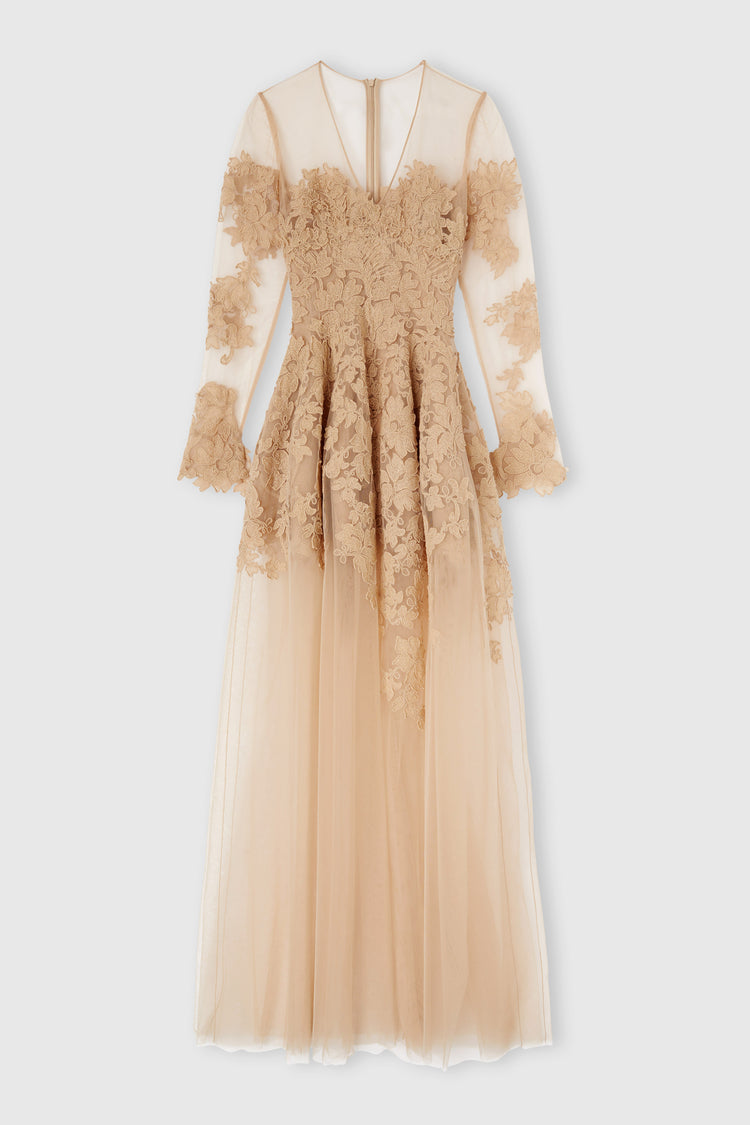 Abito in tulle e pizzo rebrodé con manica lunga e scollo a V