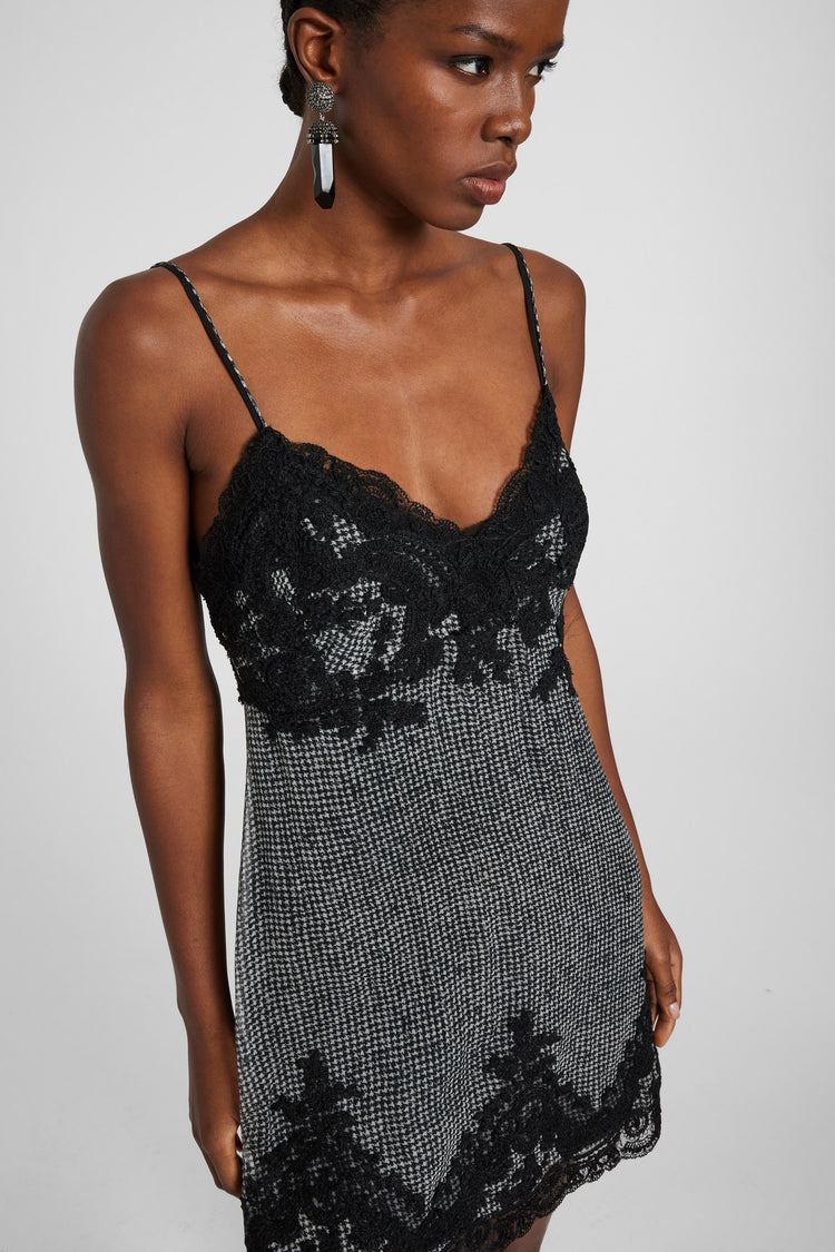 Abito lingerie in seta pied de poule con pizzo a contrasto