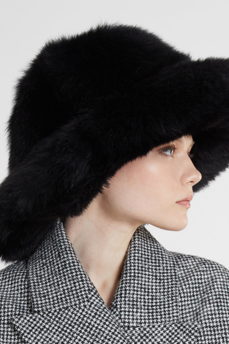 Pamela hat in fox-effect shearling