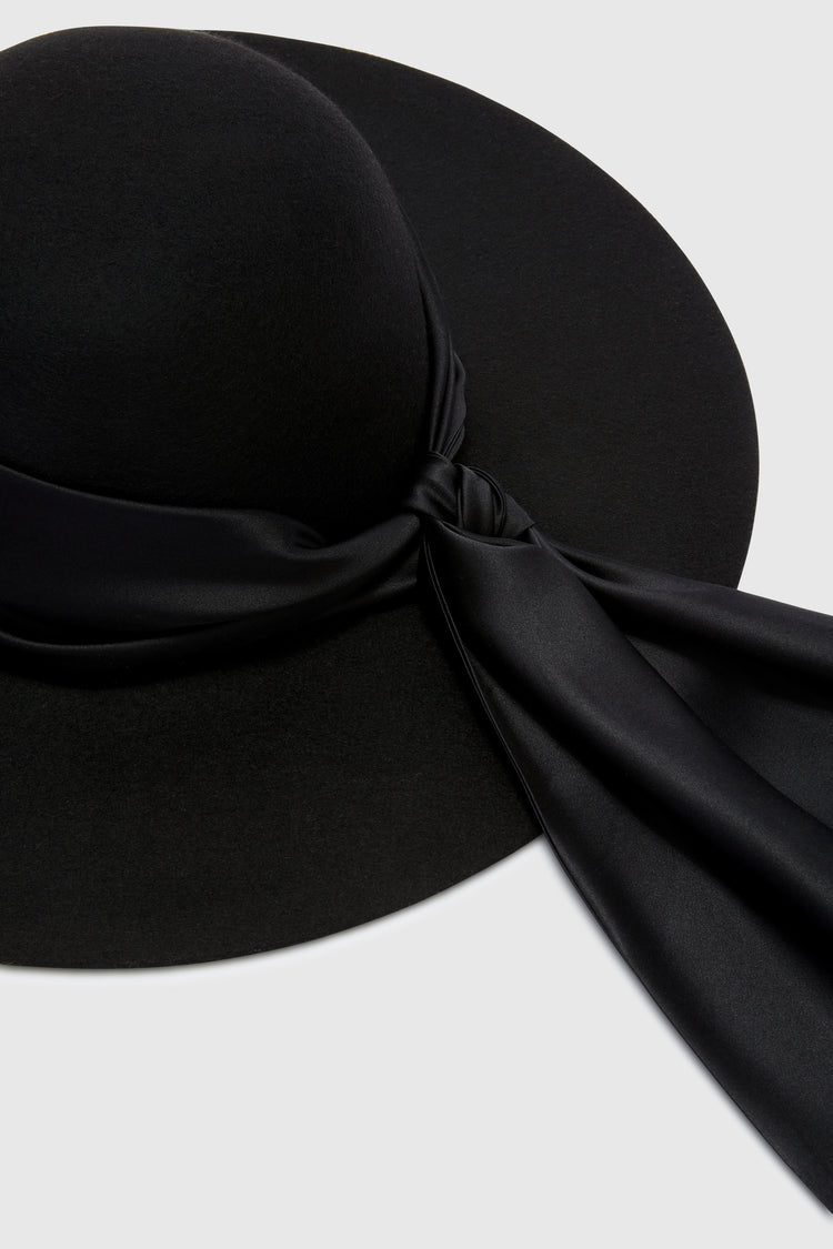 Dudu hat in wool felt