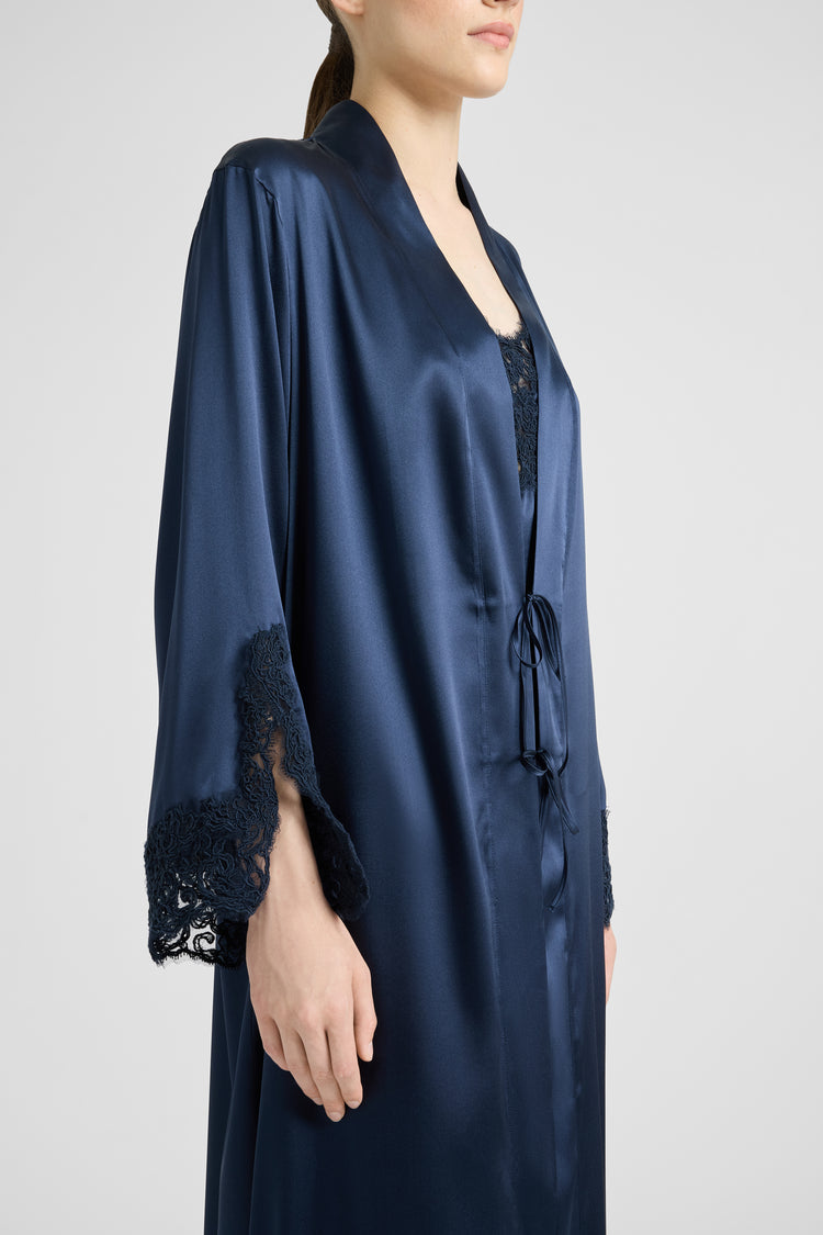 Stretch silk kimono with rebrode lace