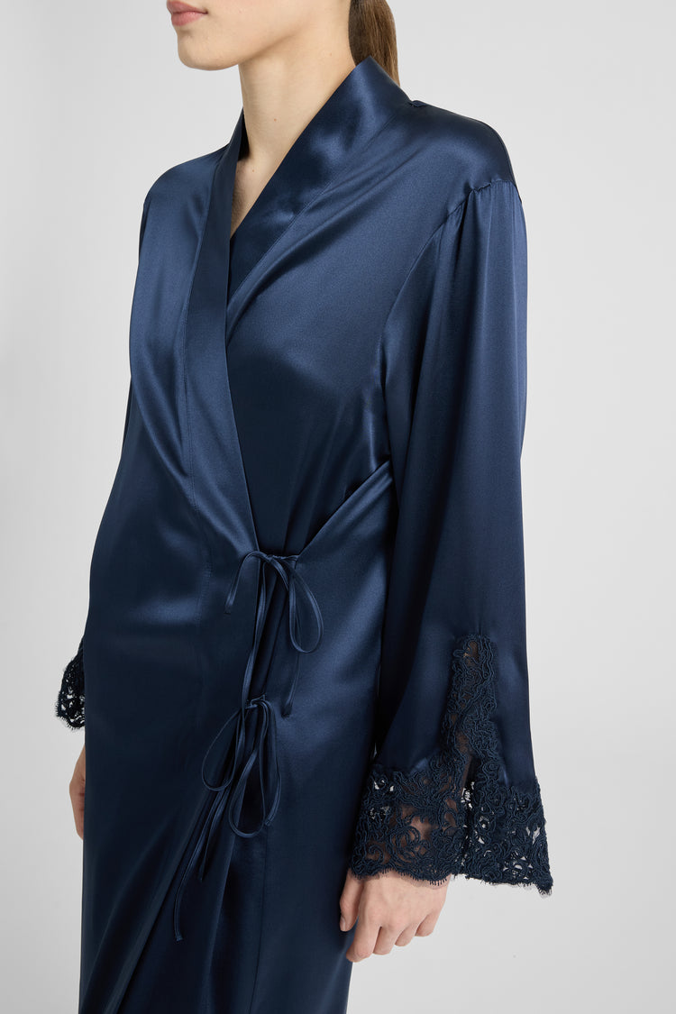Stretch silk kimono with rebrode lace