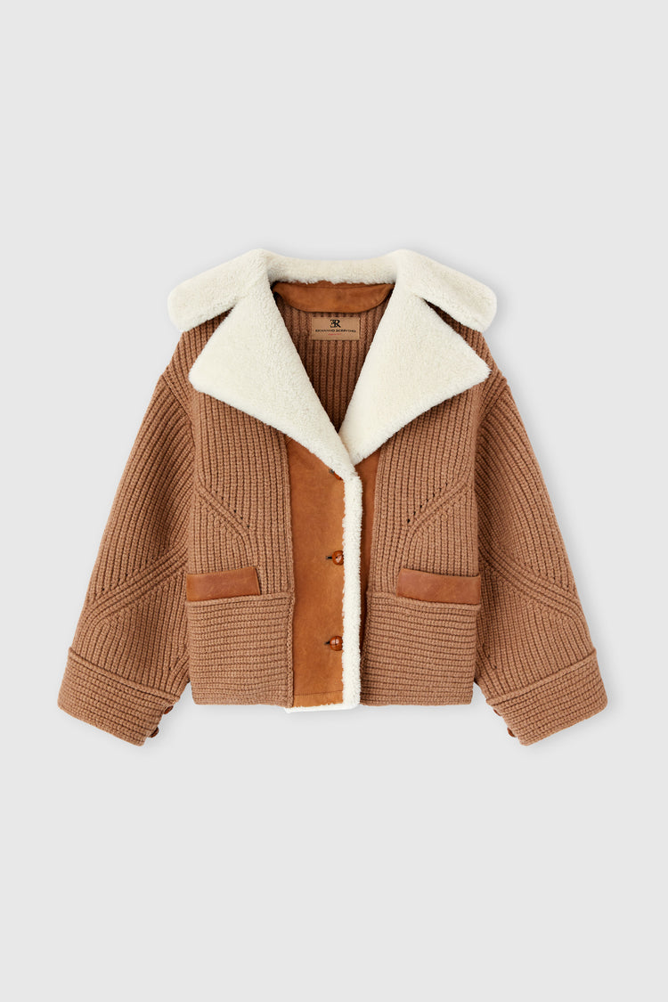 Cardigan oversize in misto lana merino con inserti in camoscio e collo in shearling