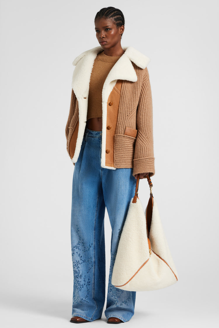 Cardigan oversize in misto lana merino con inserti in camoscio e collo in shearling