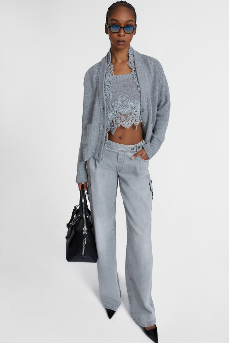 Top in puro cashmere con pizzo rebrodé e inserti a jour
