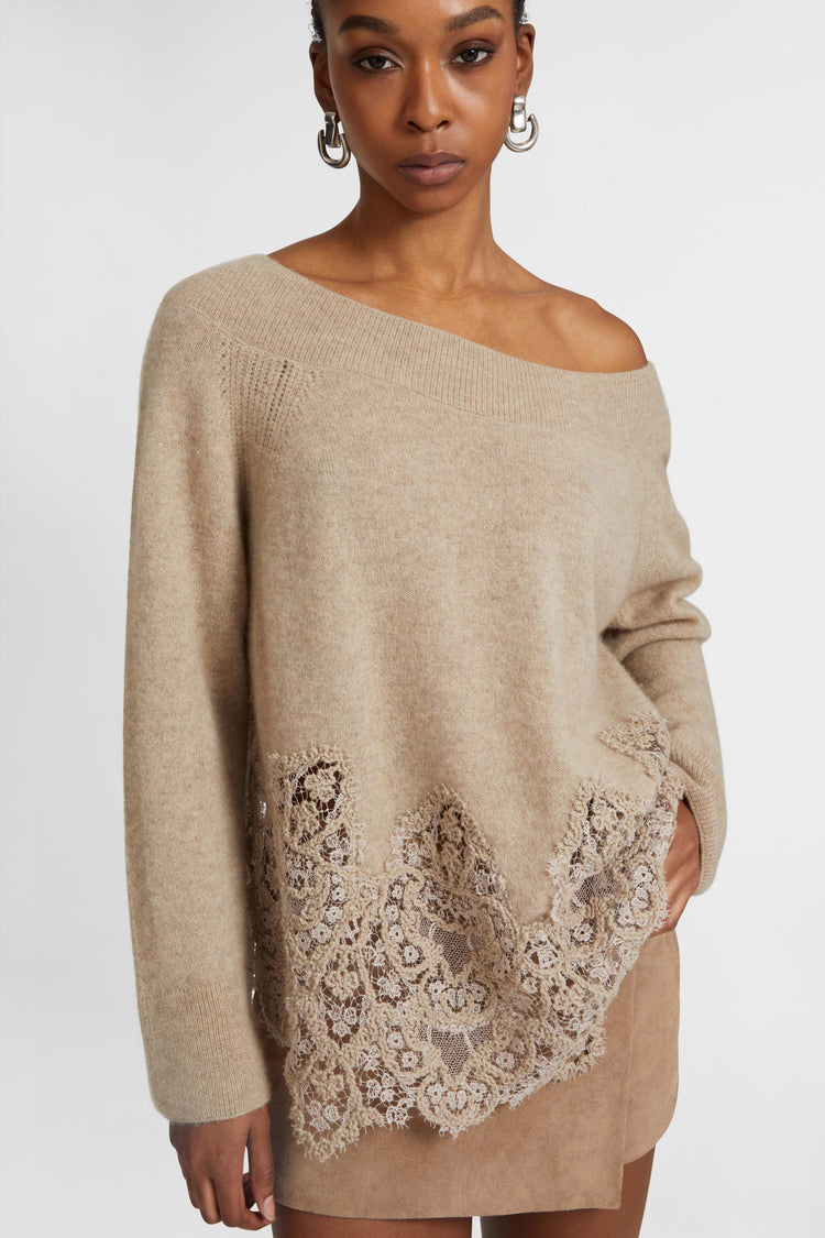 Pull en pur cachemire à large encolure et dentelle rebrodée