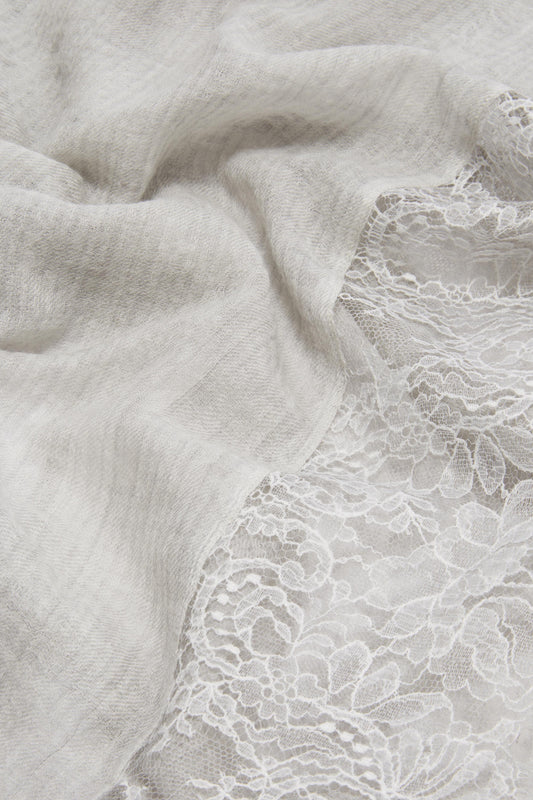 Cashmere scarf in melange grey with Chantilly lace trim