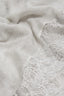 Sciarpa in cashmere grigio melange con bordo in pizzo chantilly