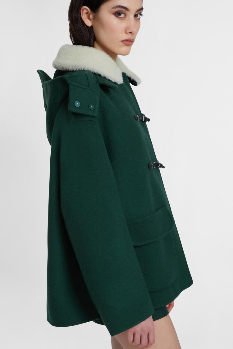 Pure virgin wool coat with real shearling collar and large hood