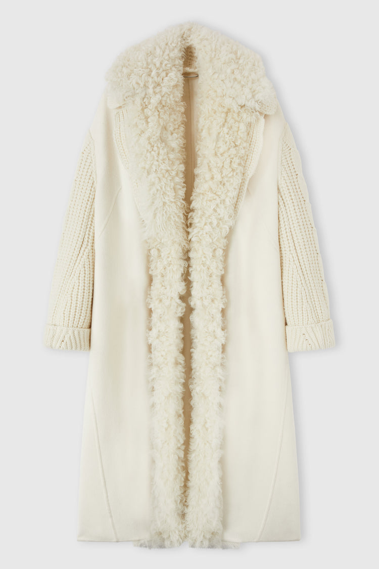 Oversize coat in pure virgin wool with knitwear details and cruelty-free sheepskin fur
