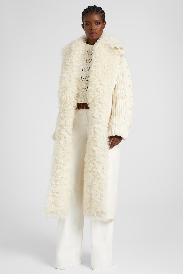 Oversize coat in pure virgin wool with knitwear details and cruelty-free sheepskin fur