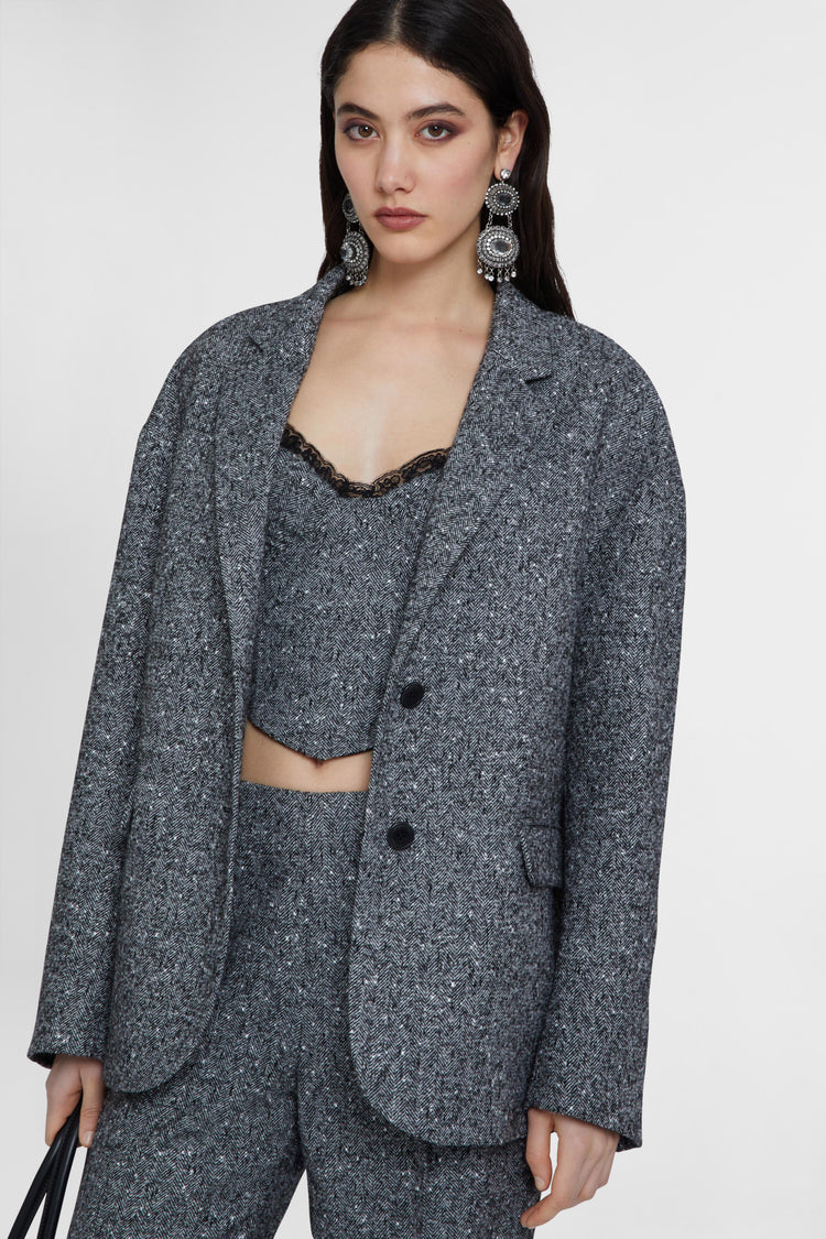 Tailored jacket in wool blend with herringbone pattern