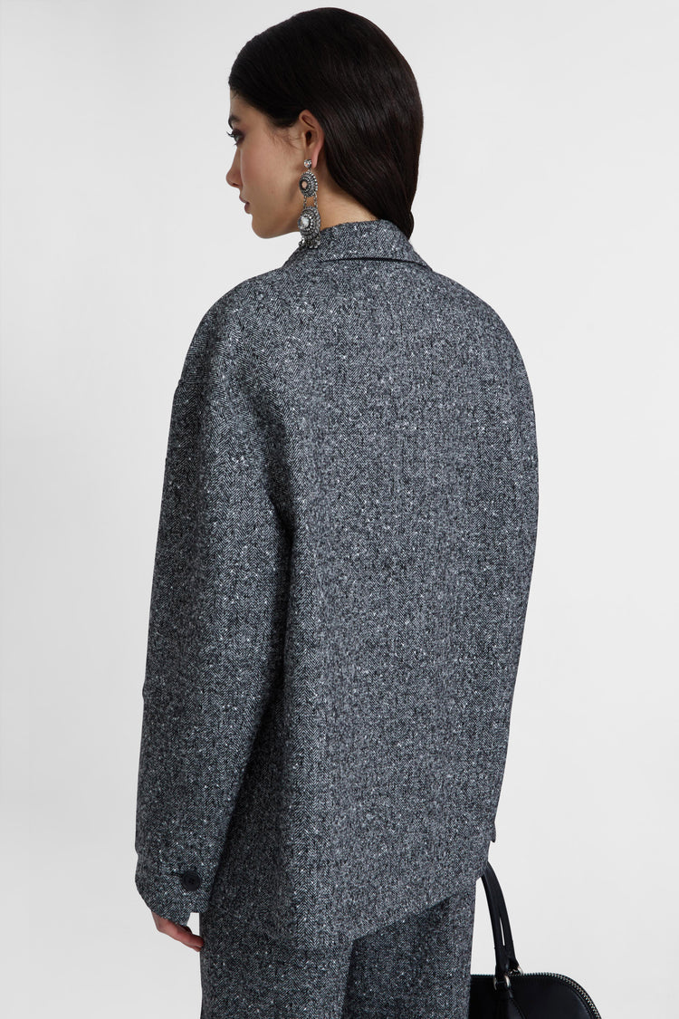 Tailored jacket in wool blend with herringbone pattern