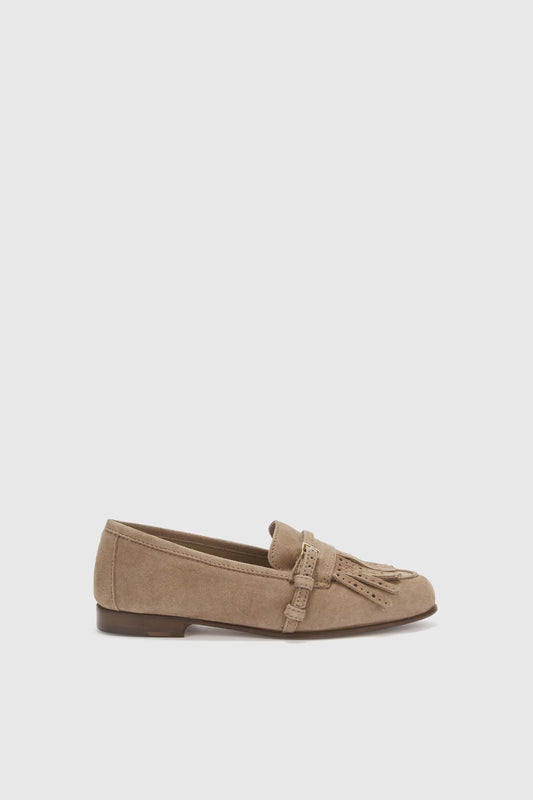 Mocassins College en daim gris tourterelle effet vintage avec franges et bride