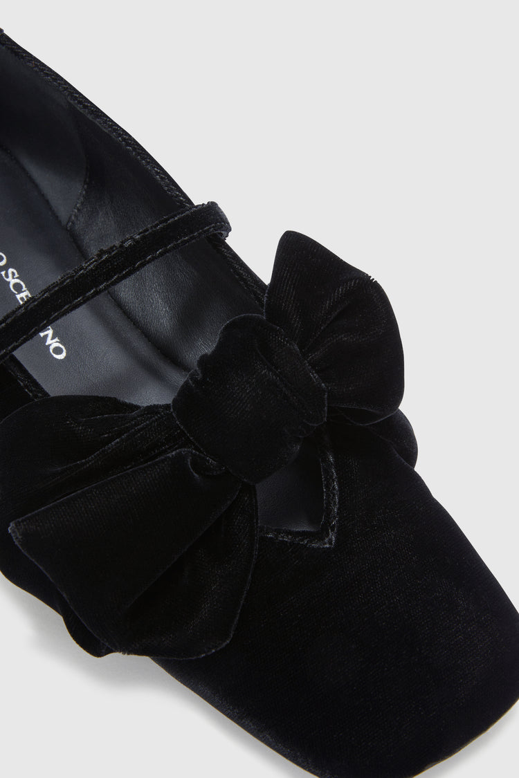 Velvet ballerina with oversized bow
