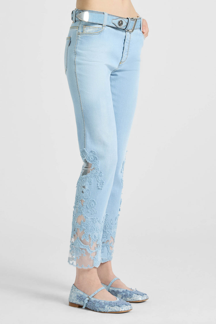 Pantalone dritto in denim con pizzo rebrodè
