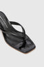 Chic thong sandal with 5 cm heel