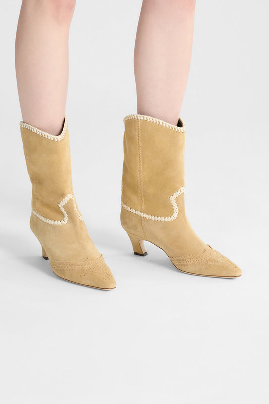 Low boot in crosta with raffia embroidery