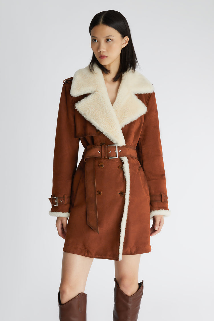 Shearling croisé délavé à la main avec ceinture