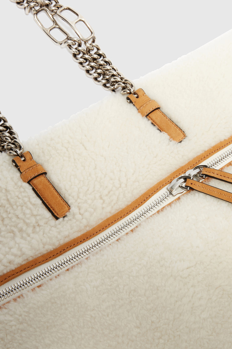 Pillow Bag in shearling con ricami fatti a mano