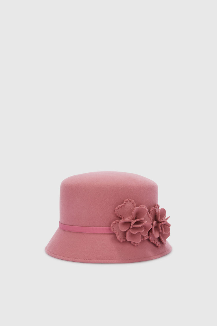 Bucket hat with flower appliqué