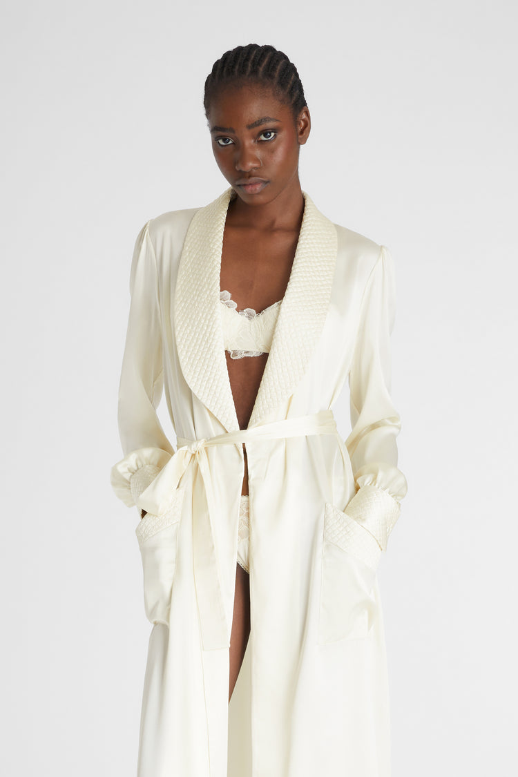 Long dressing gown with quilted detail.