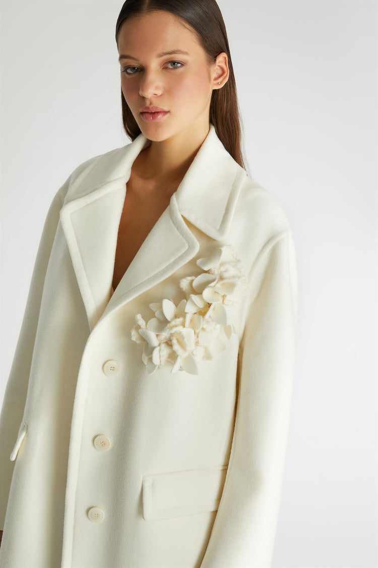 Straight single-breasted coat with floral application