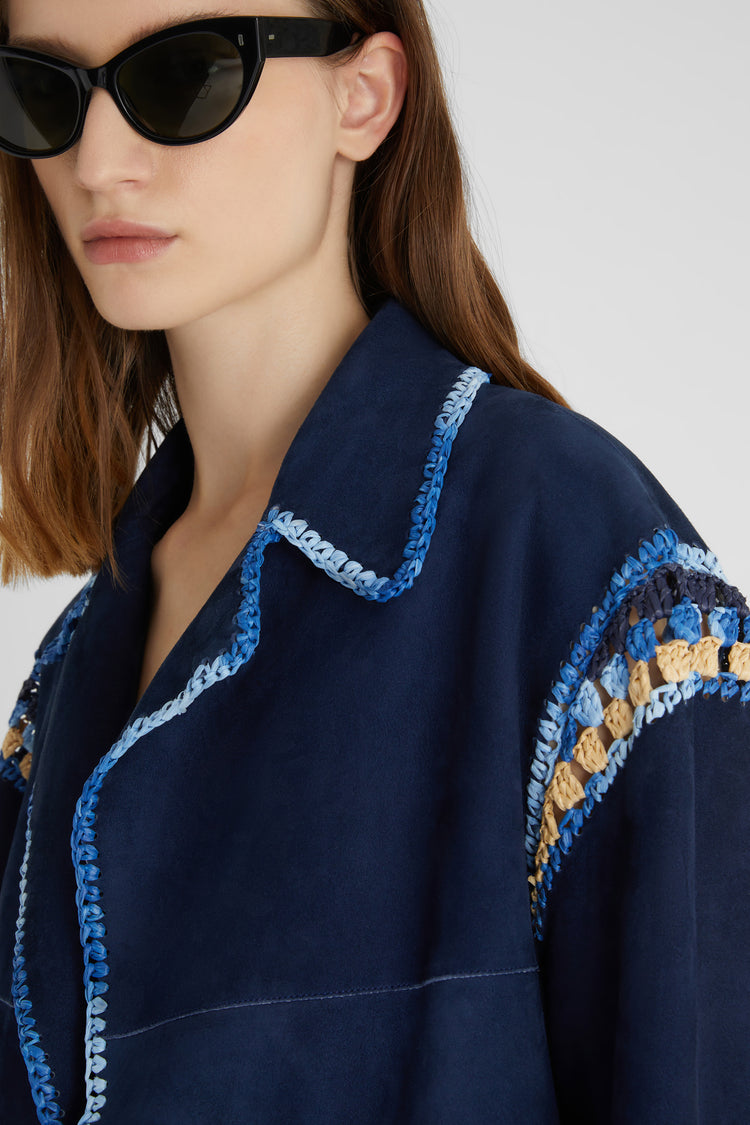 Single-breasted suede jacket with hand-woven multicoloured rafia details