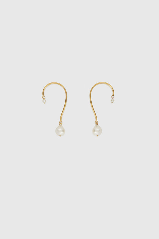 Ear cuff with pearl