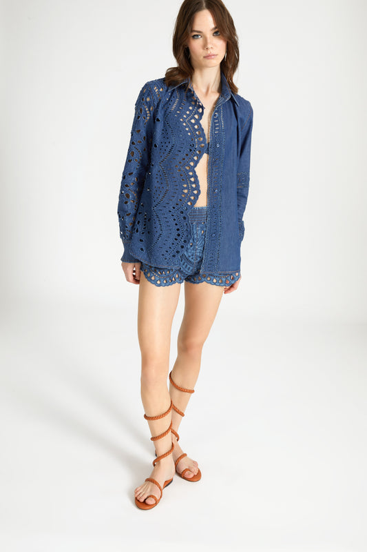 Regular shirt in cotton chambray with sangallo workmanship