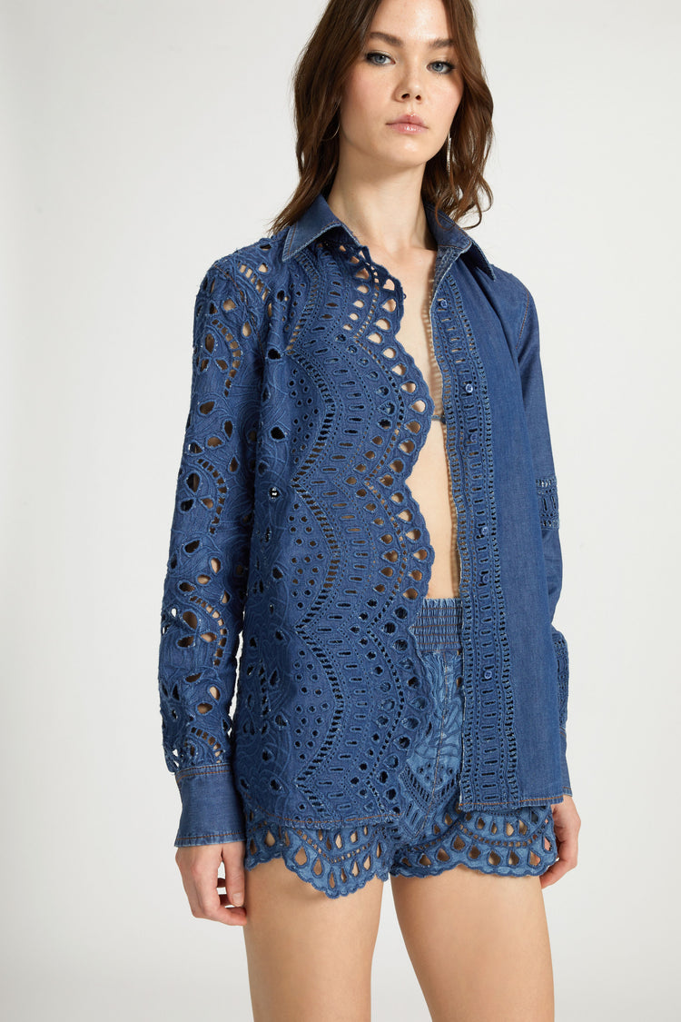Regular shirt in cotton chambray with sangallo workmanship
