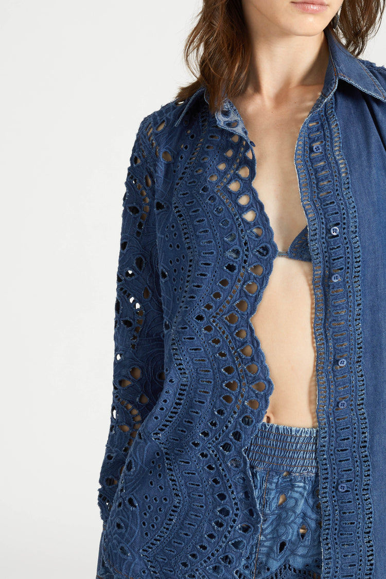 Regular shirt in cotton chambray with sangallo workmanship