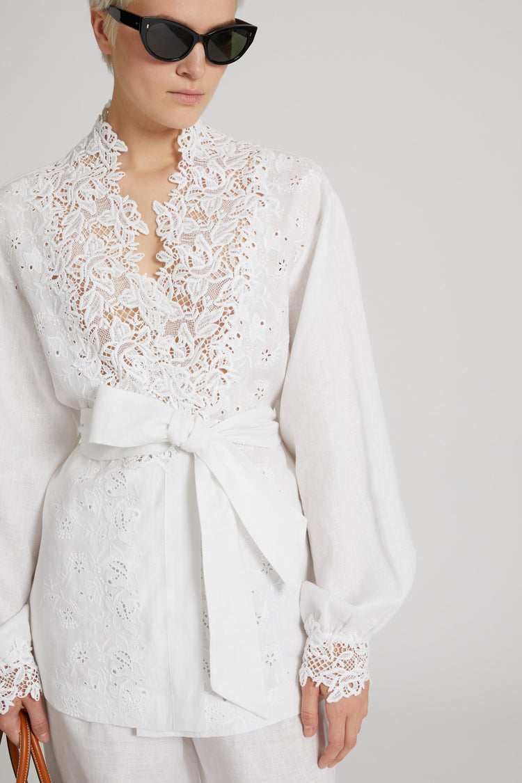 Pure linen shirt with sash and macramé lace and sangallo details