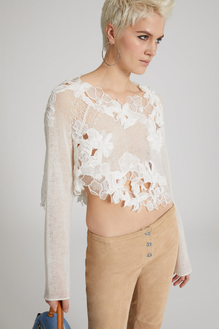 Pure cashmere crop sweater with long sleeves and three-dimensional floral embroidery made by hand