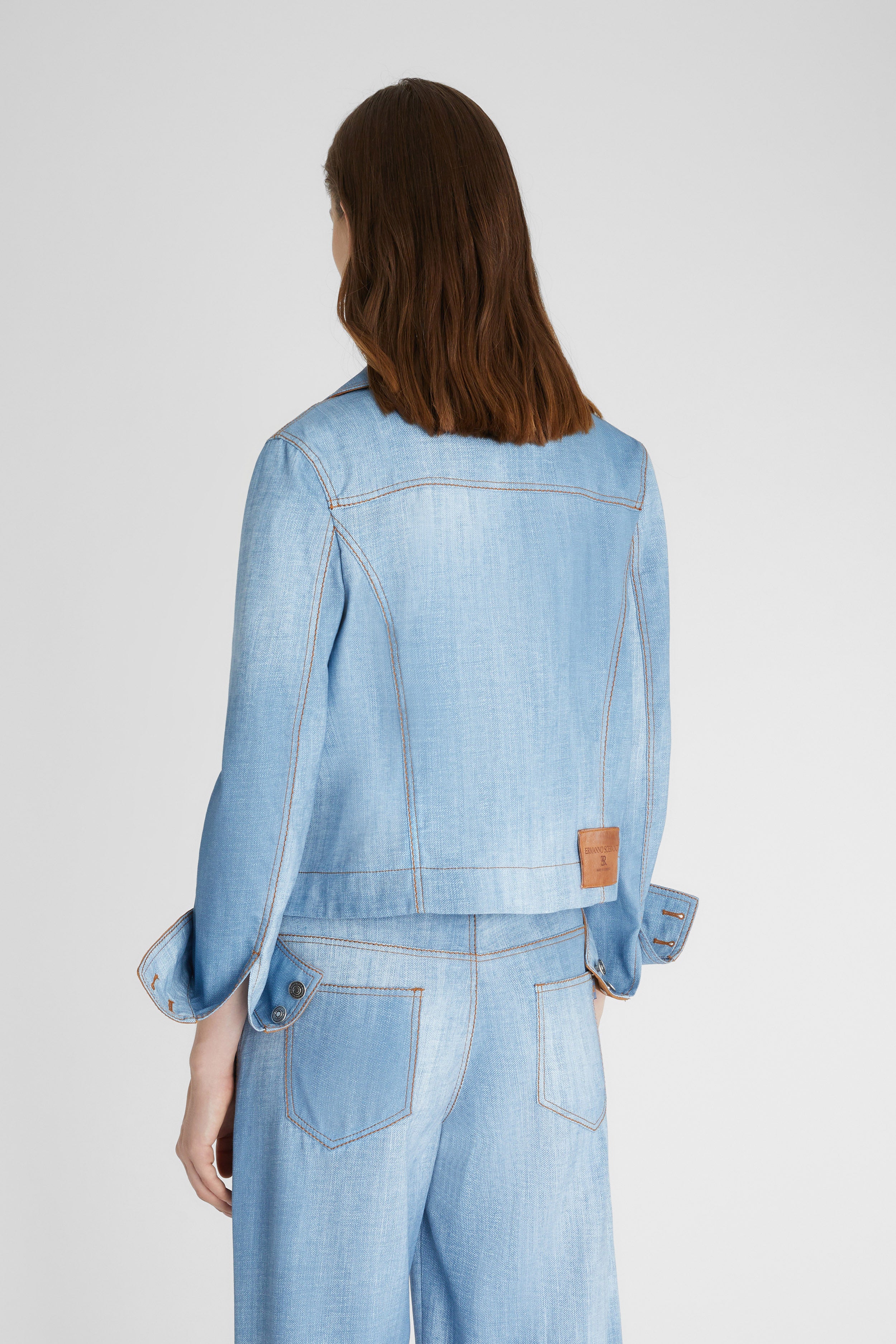 Jacket in light blue marocain denim print with suede cuff