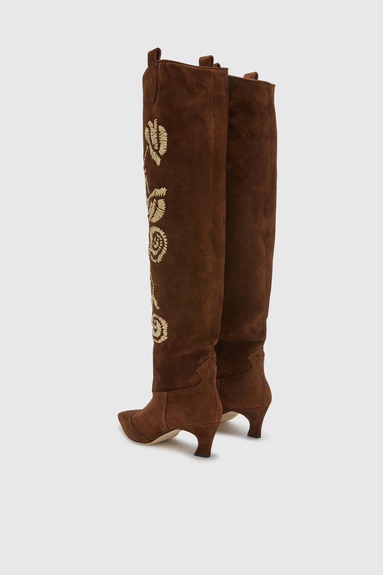 Texan with heel and floral embroidery in rafia made by hand