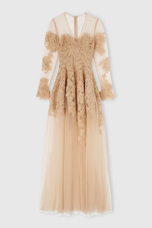Abito in tulle e pizzo rebrodé con manica lunga e scollo a V