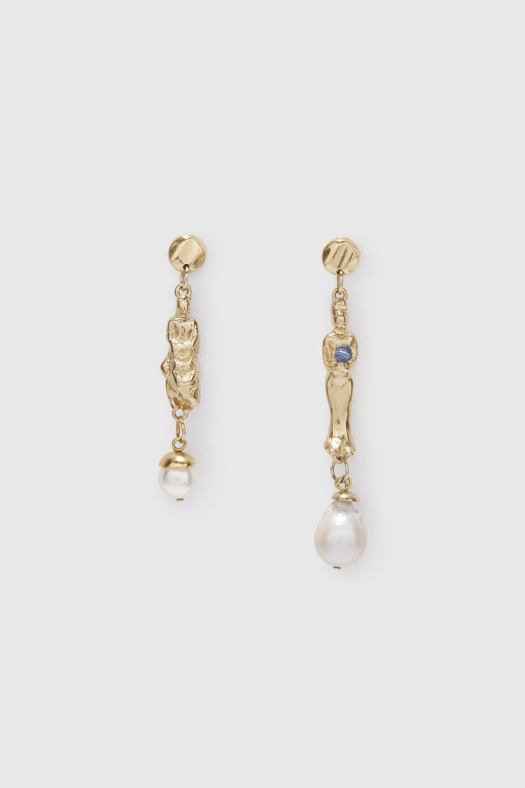 Earrings with sculptural pendants and pearls