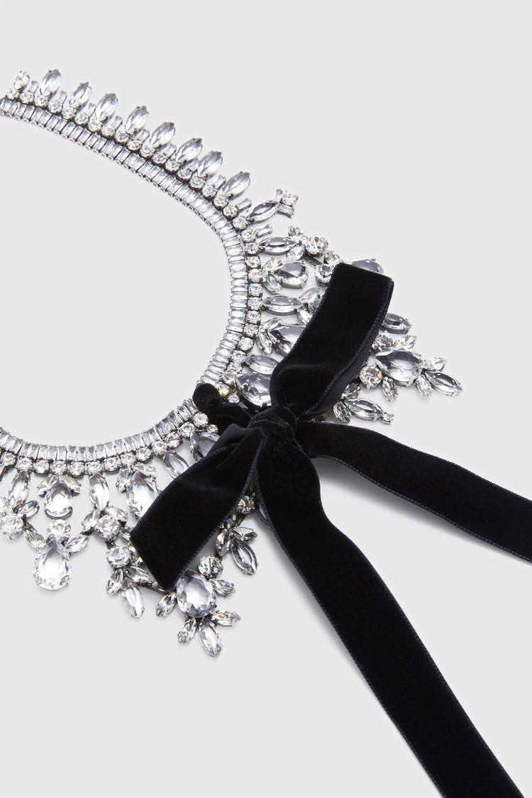 Crystal necklace with velvet bow