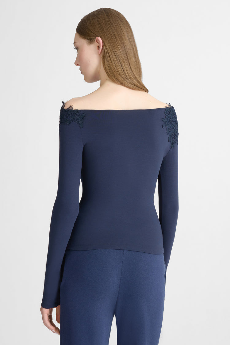 Haut en jersey crêpe avec dentelle macramé et empiècements en tulle découpé
