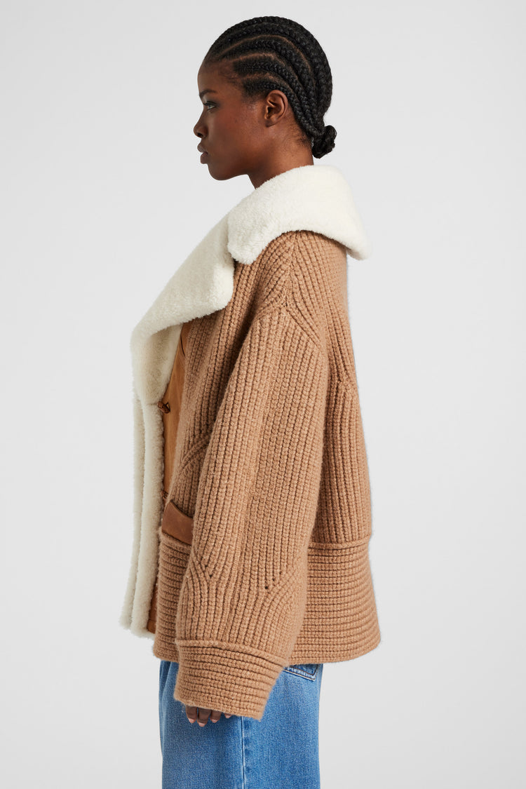 Oversized cardigan in merino wool blend with suede inserts and shearling collar