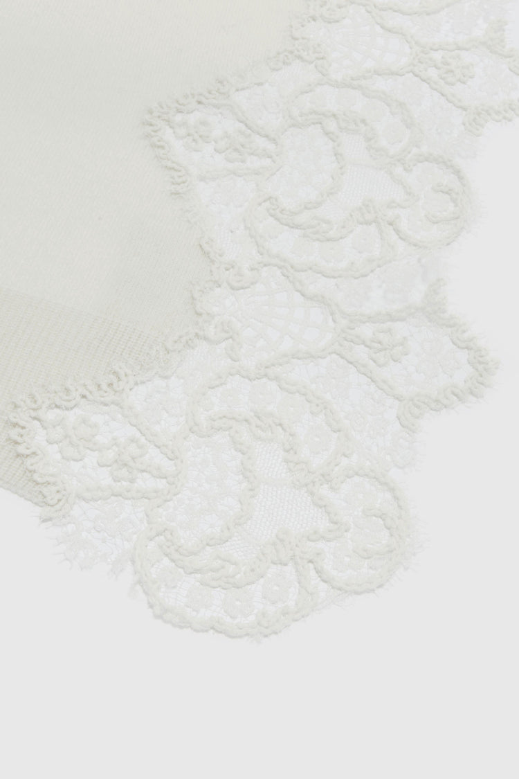 Cashmere stole with wool rebrode lace edge