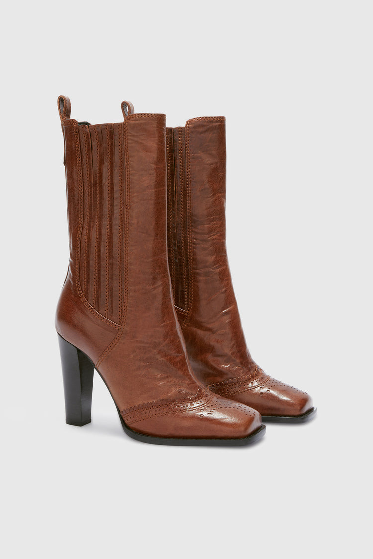 Vegetable leather ankle boot with brogue detail
