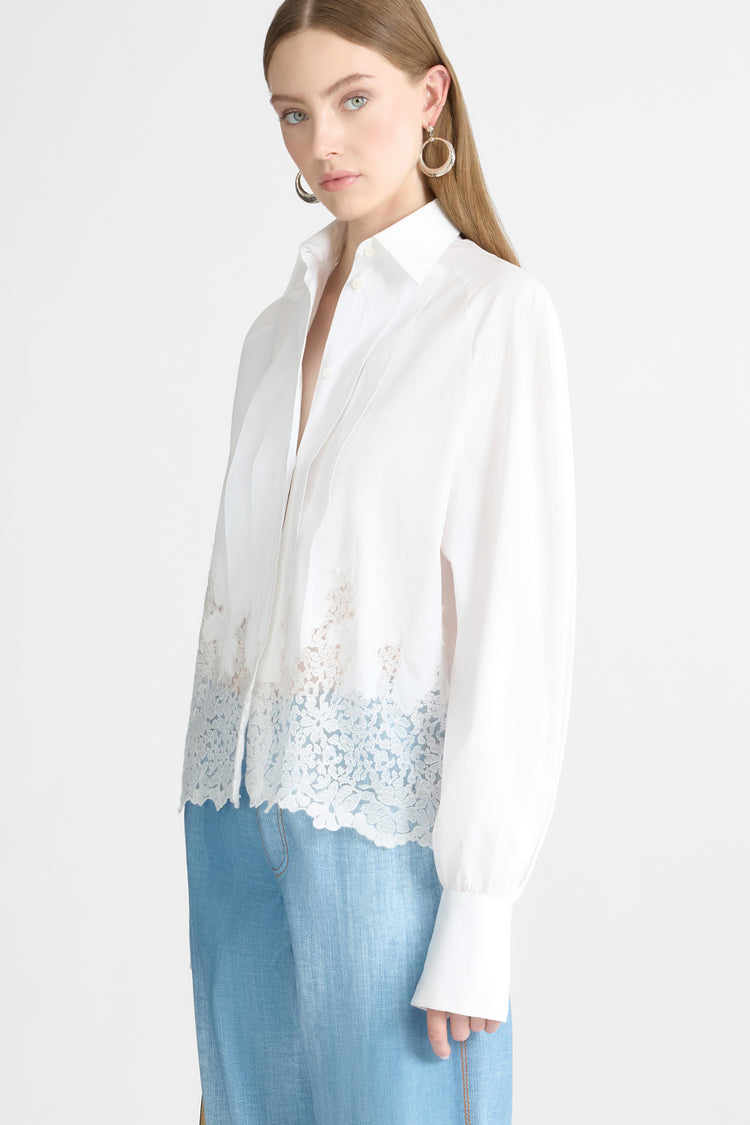 Camicia in cotone con maniche a sbuffo e pizzo rebrodé