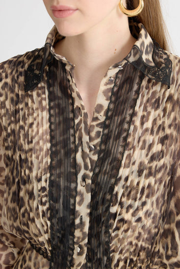 Long shirt dress in pure silk with natural leopard print